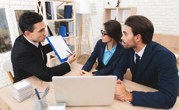 Benefits of Choosing a Full-Service Title Agency